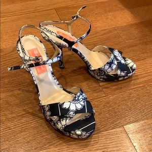 Kate spade pattern pumps size 5.5B